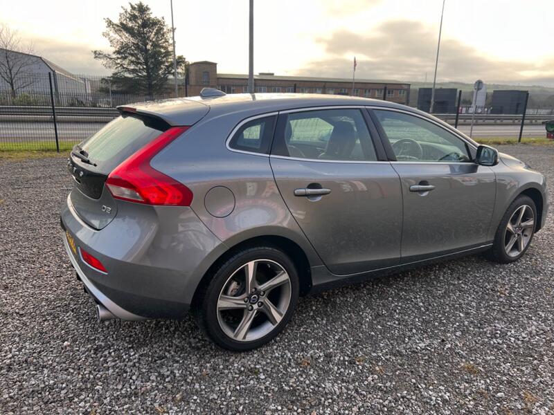 VOLVO V40 1.6 D2 R-Design 2014