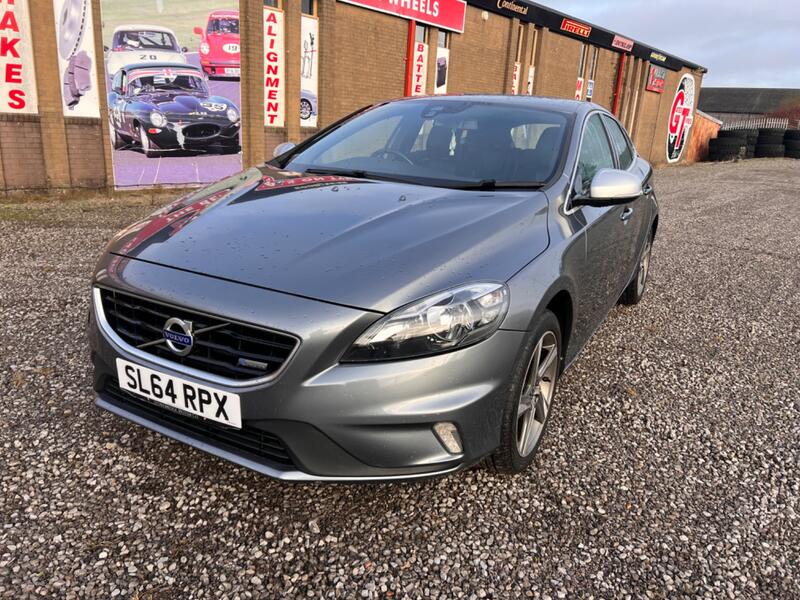 VOLVO V40 1.6 D2 R-Design 2014