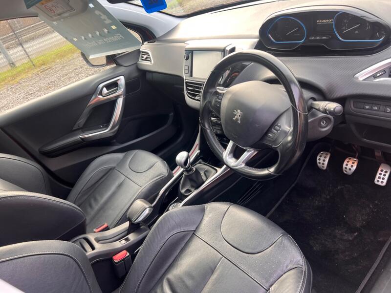 PEUGEOT 2008 1.6 BlueHDi Feline 2016